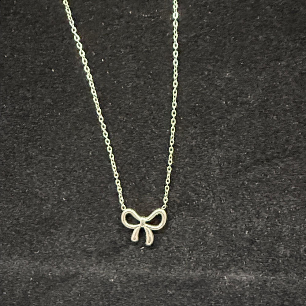 Elegant Silver Bow Necklace